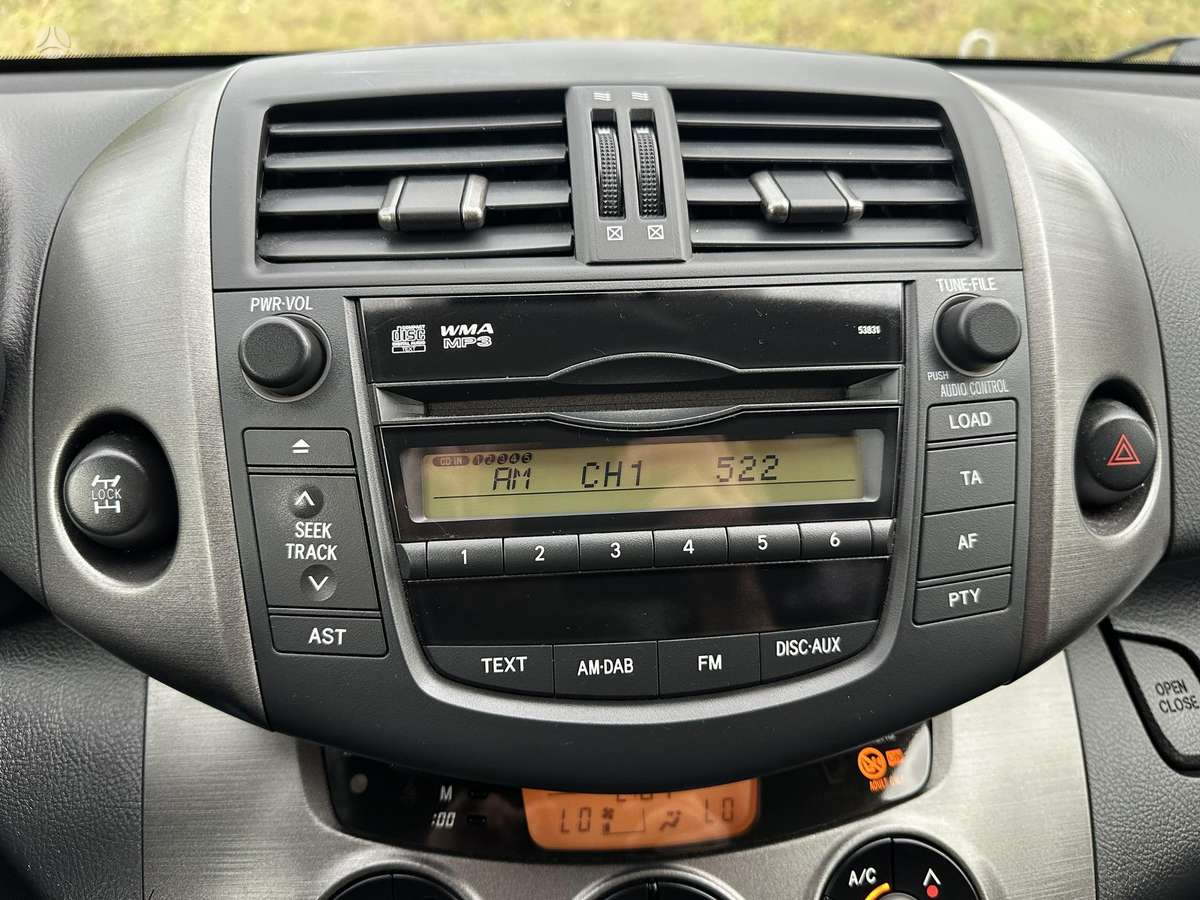 Toyota RAV4 2011 — photo 24