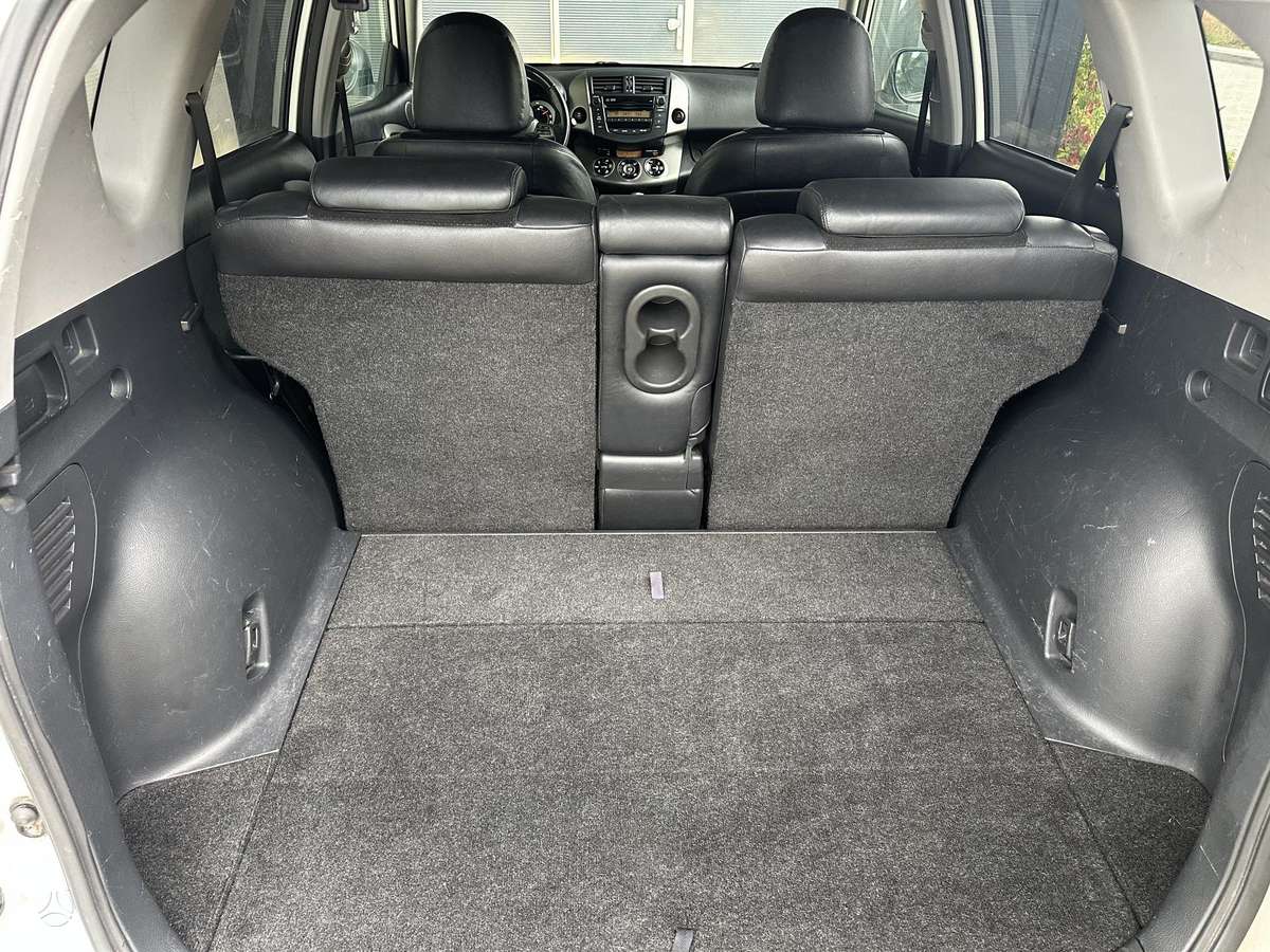 Toyota RAV4 2011 — photo 37
