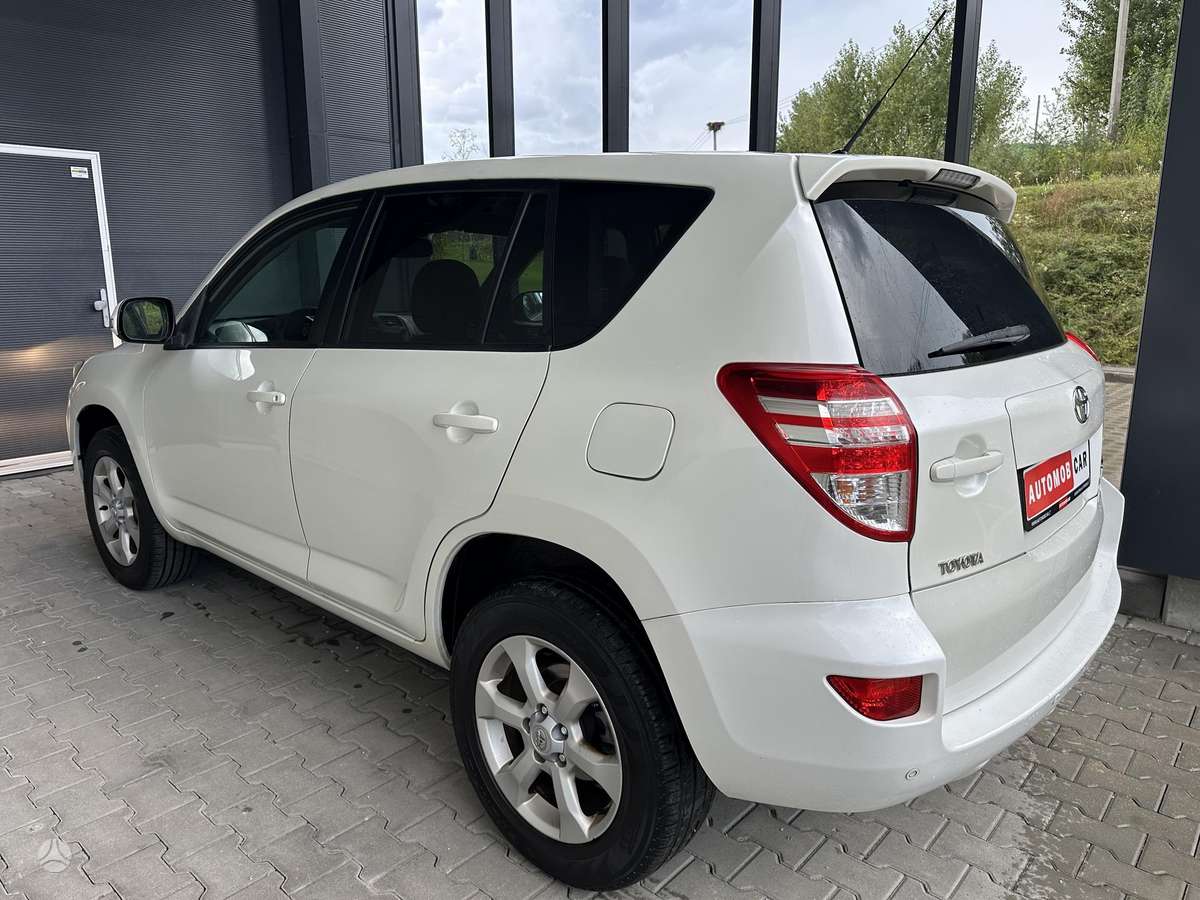 Toyota RAV4 2011 — engine 2231 cm³, 150 HP (110kW)