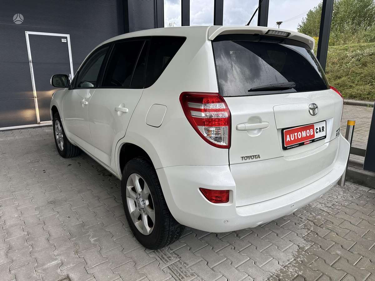 Toyota RAV4 2011 — photo 5