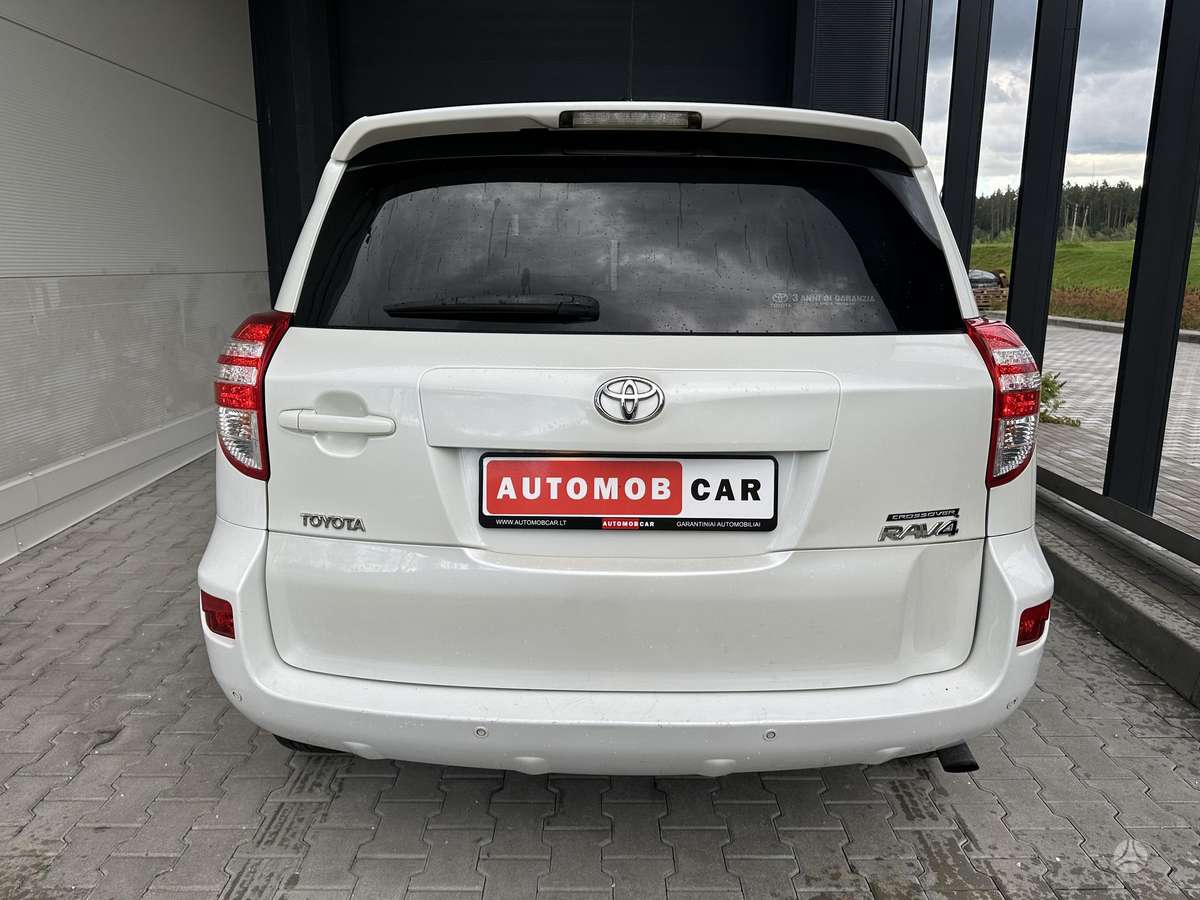 Toyota RAV4 2011 — photo 6