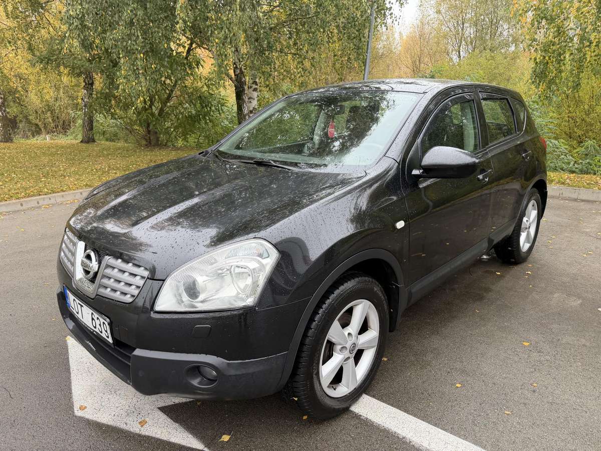 Nissan Qashqai 2009 — rear view