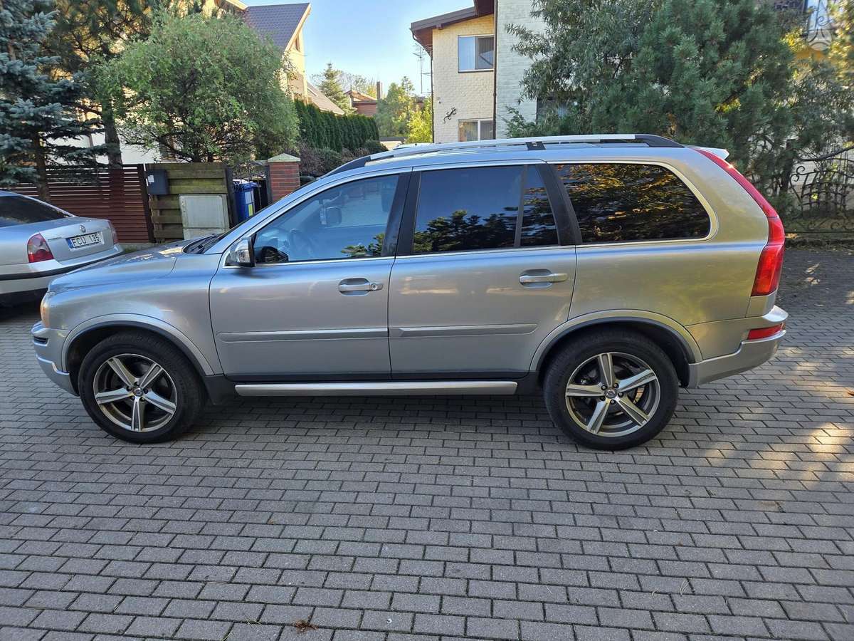 Volvo XC90 2010 — photo 7