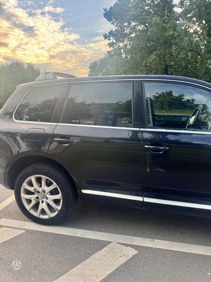 Volkswagen Touareg 2008 — двигун 3000 cm³, 239 HP (176kW)