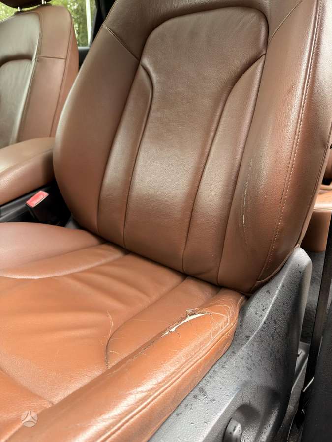 Audi Q5 2010 — photo 13