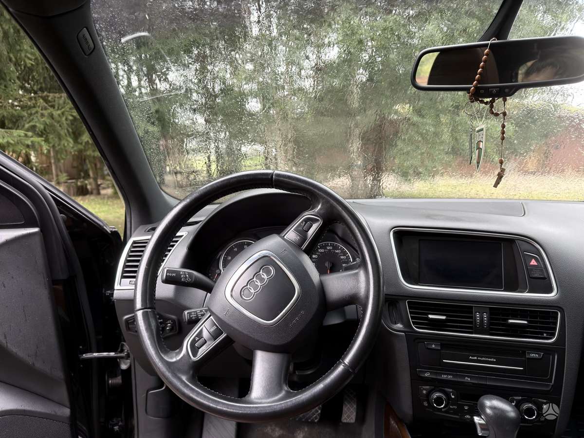 Audi Q5 2010 — photo 17