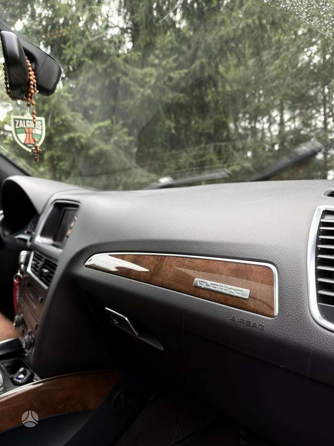 Audi Q5 2010 — photo 20
