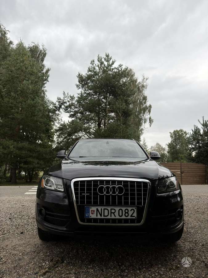 Audi Q5 2010 — interior