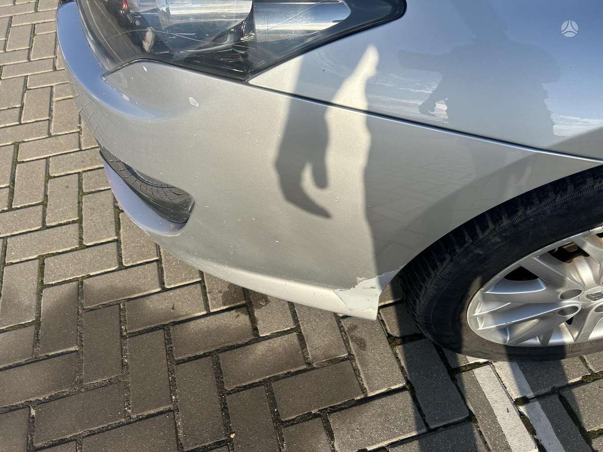 Renault Laguna 2013 — photo 12