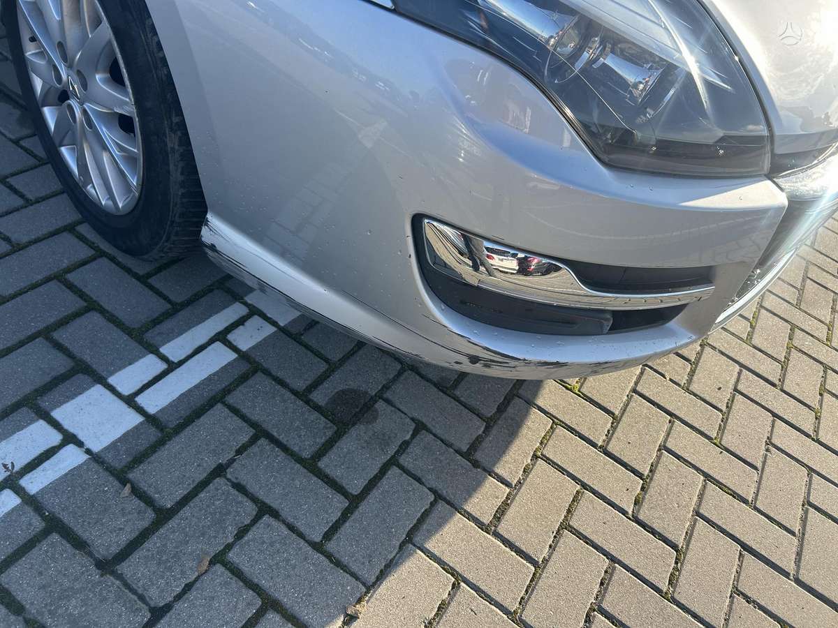 Renault Laguna 2013 — photo 13