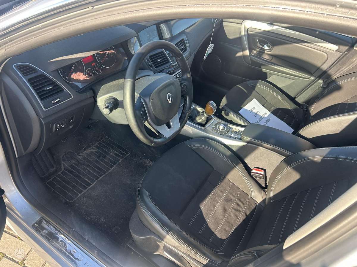 Renault Laguna 2013 — photo 7