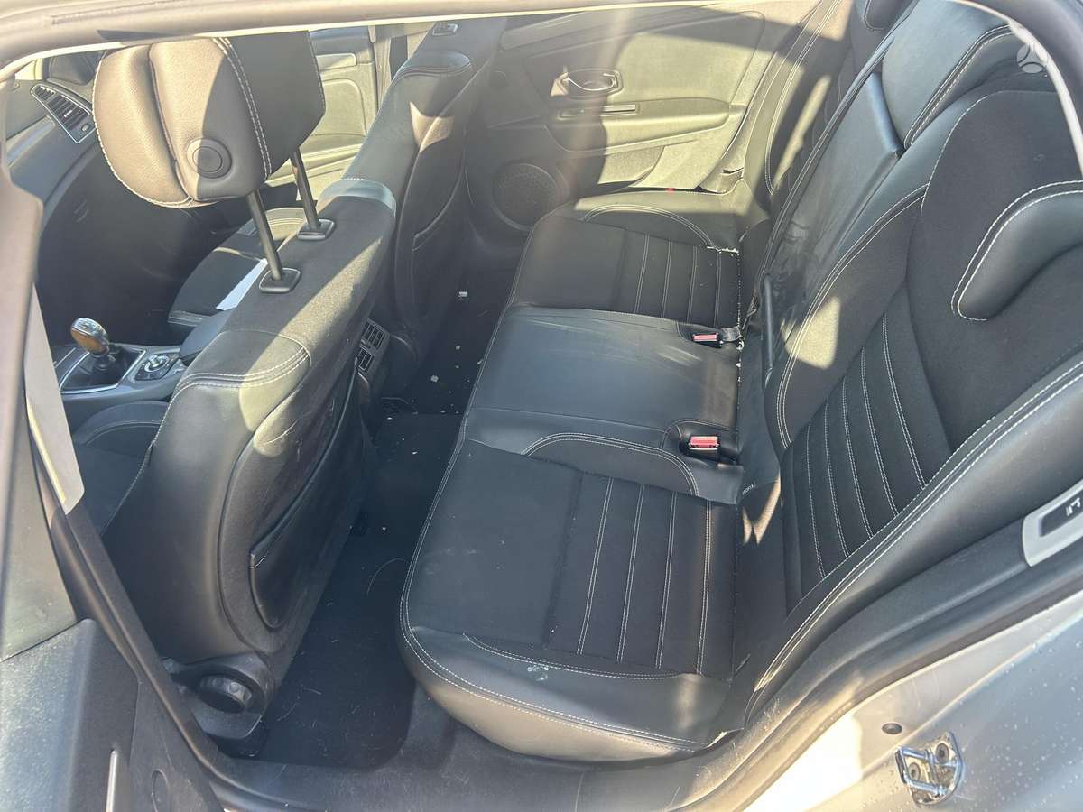 Renault Laguna 2013 — photo 8