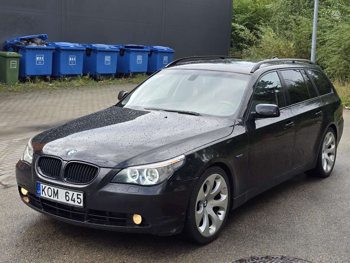 BMW 530 2005 — interior