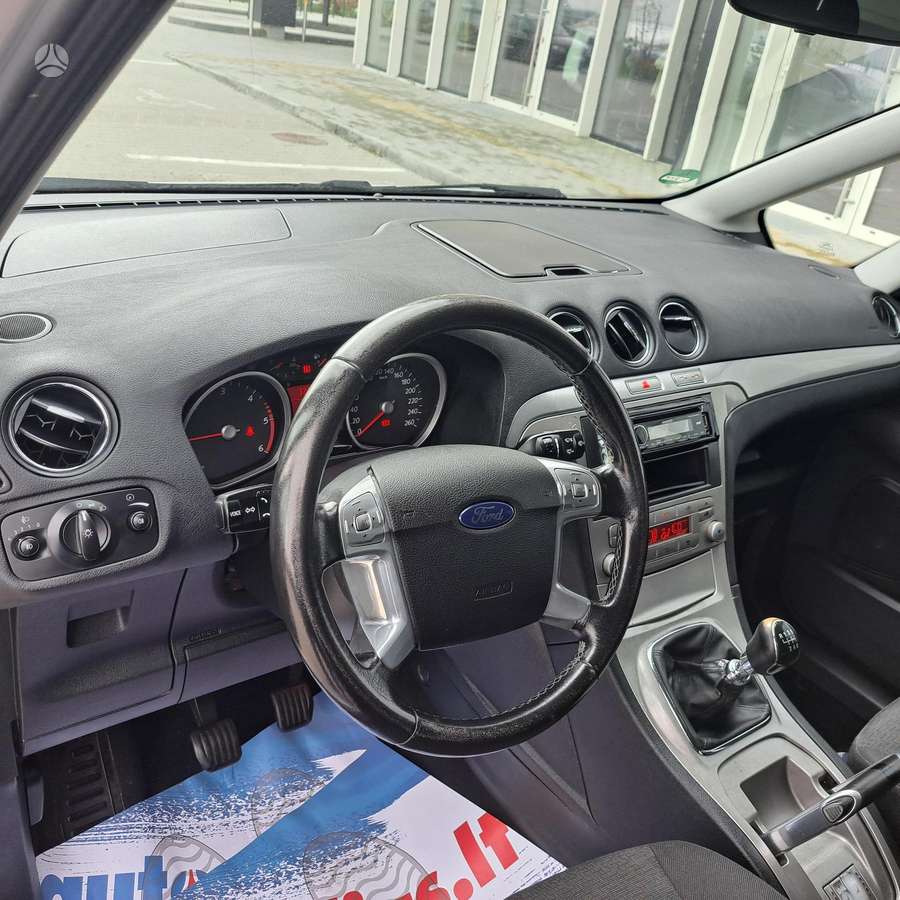Ford Galaxy 2008 — photo 21