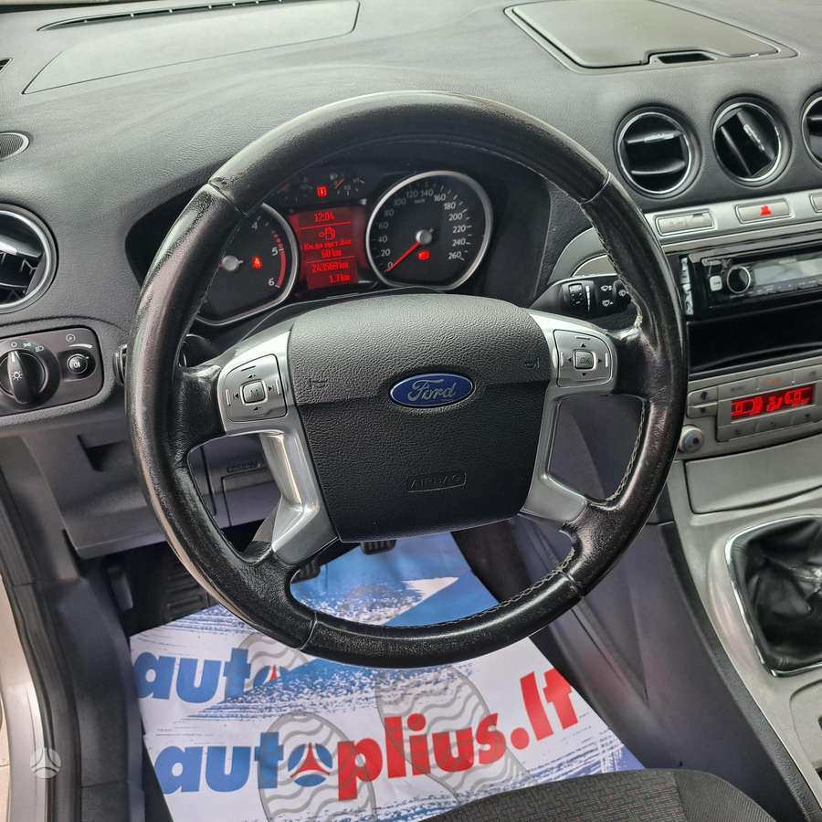 Ford Galaxy 2008 — photo 22