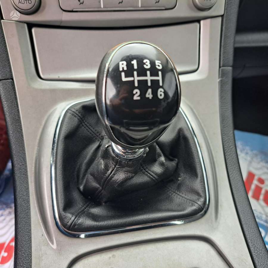 Ford Galaxy 2008 — photo 24
