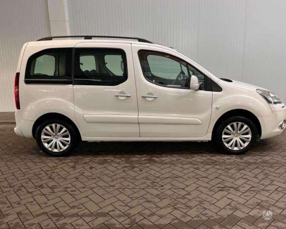 Citroen Berlingo 2015 — interior