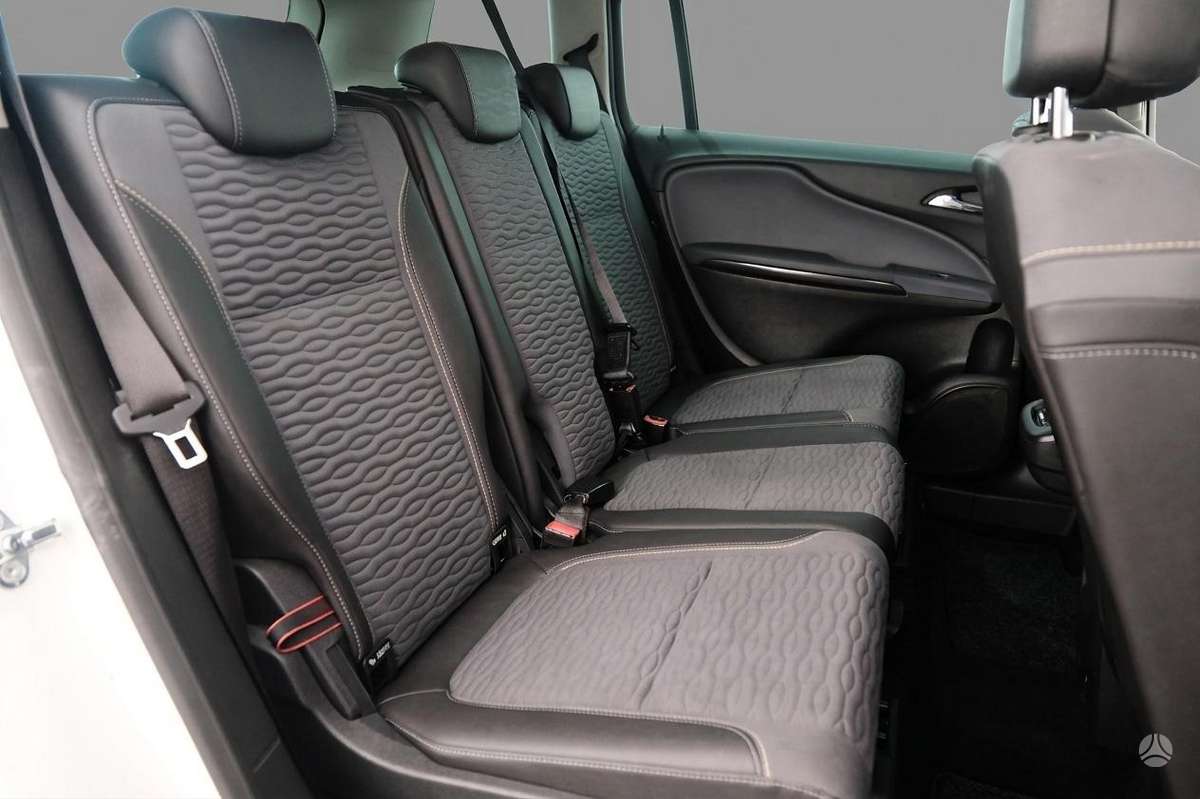 Opel Zafira 2012 — photo 11