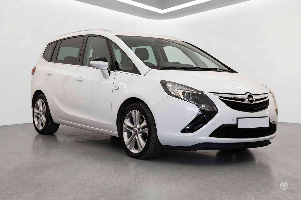 Opel Zafira 2012 — rear view