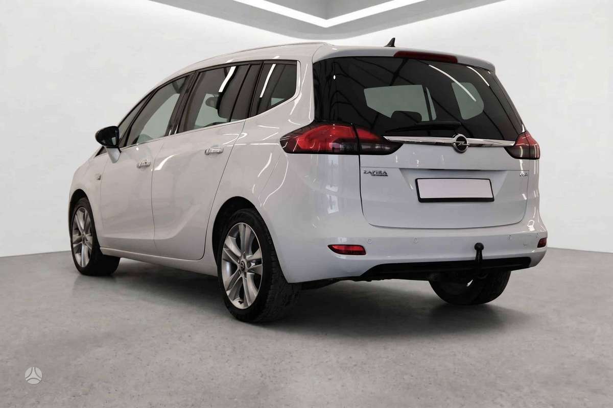 Opel Zafira 2012 — interior