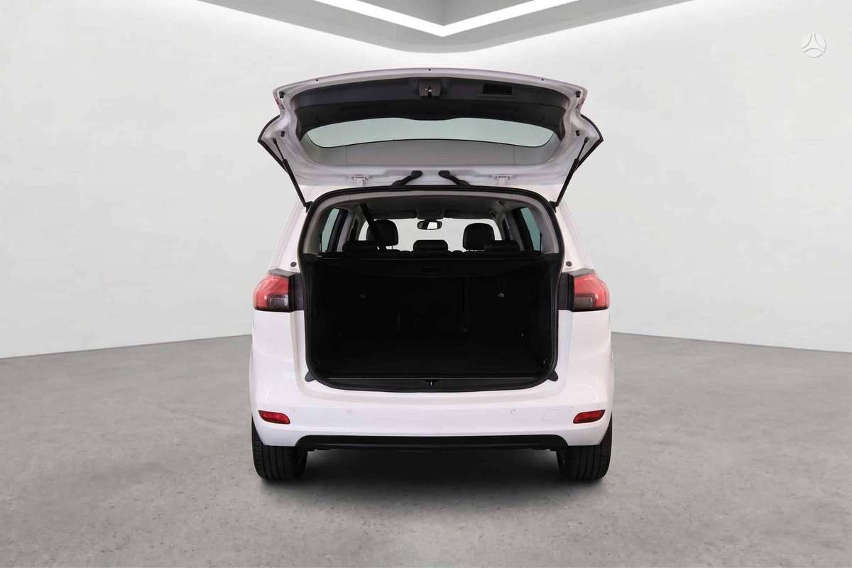 Opel Zafira 2012 — engine 2000 cm³, 131 HP (96kW)