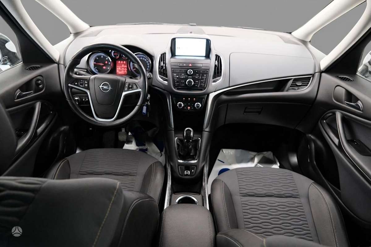 Opel Zafira 2012 — photo 8