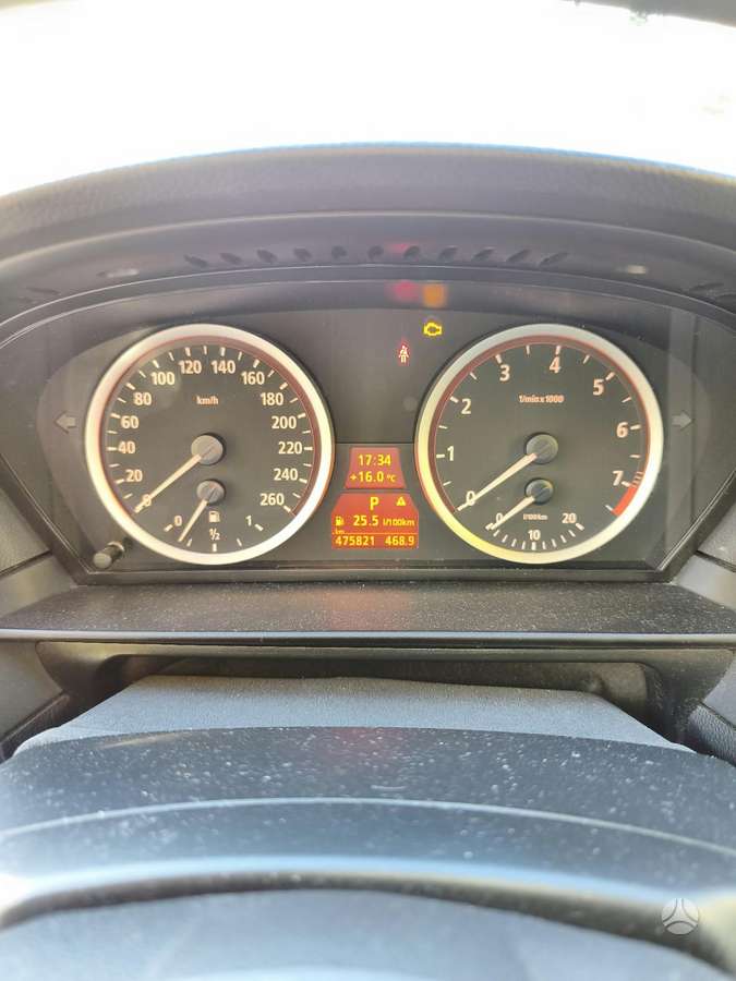 BMW 530 2006 — салон
