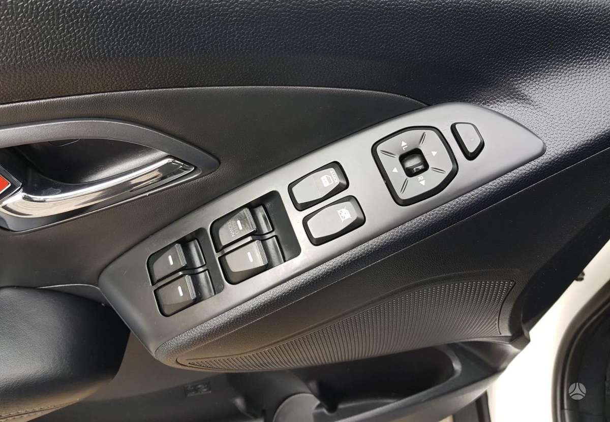 Hyundai ix35 2013 — photo 13