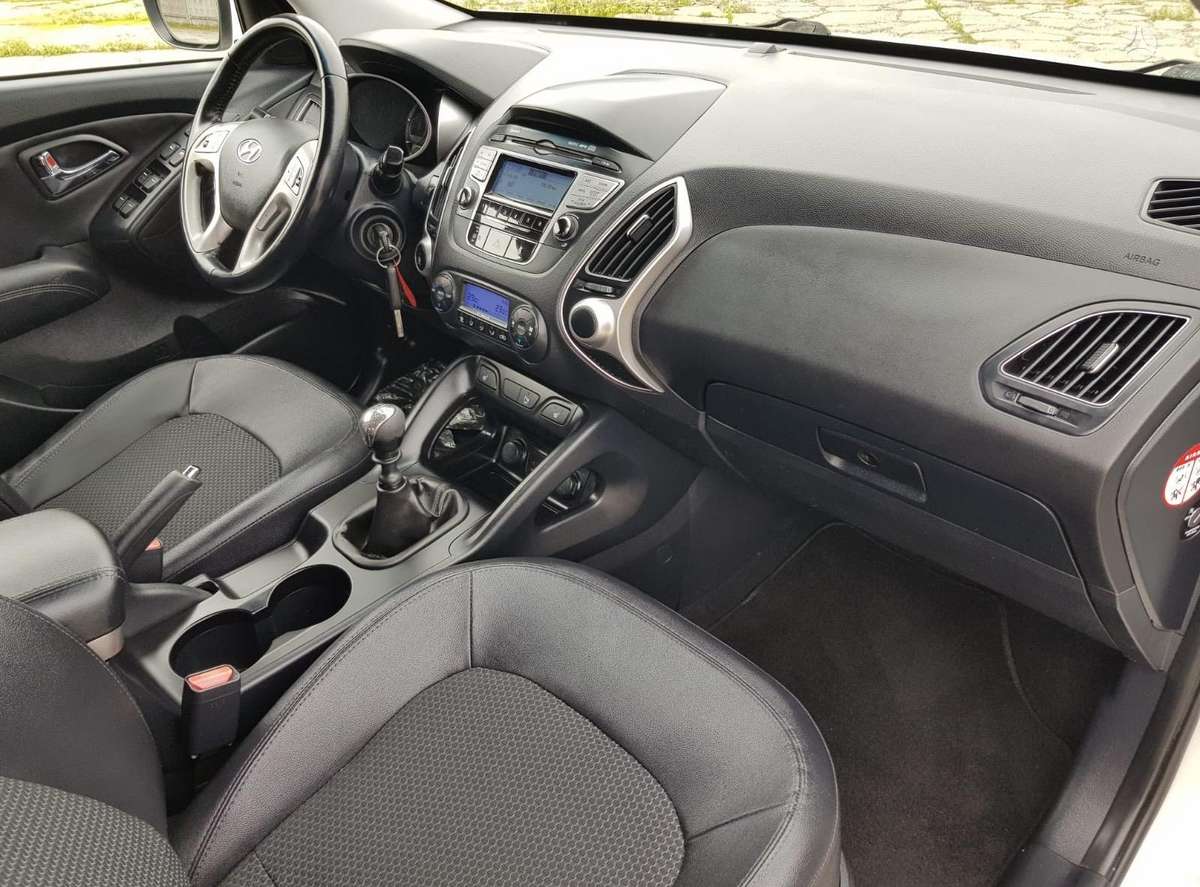 Hyundai ix35 2013 — photo 9