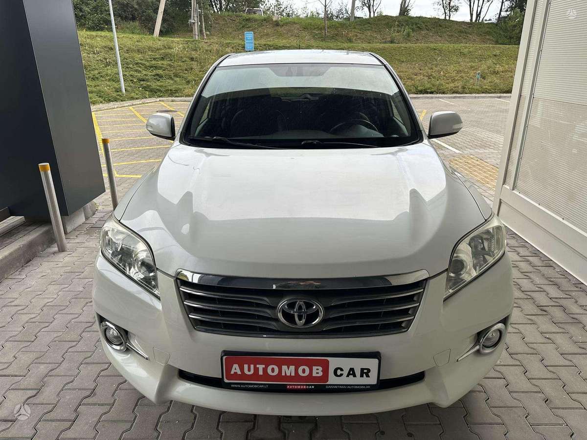 Toyota RAV4 2011 — photo 13