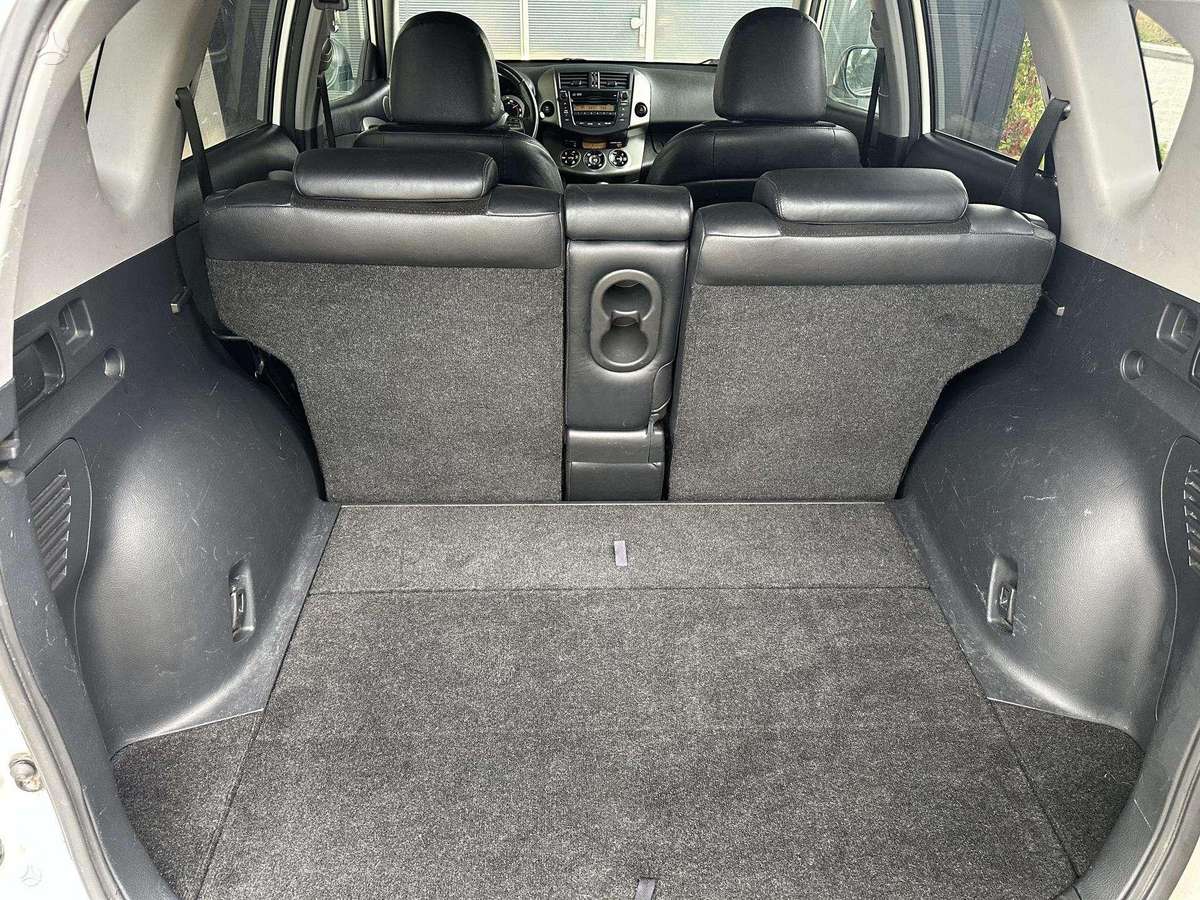Toyota RAV4 2011 — photo 37