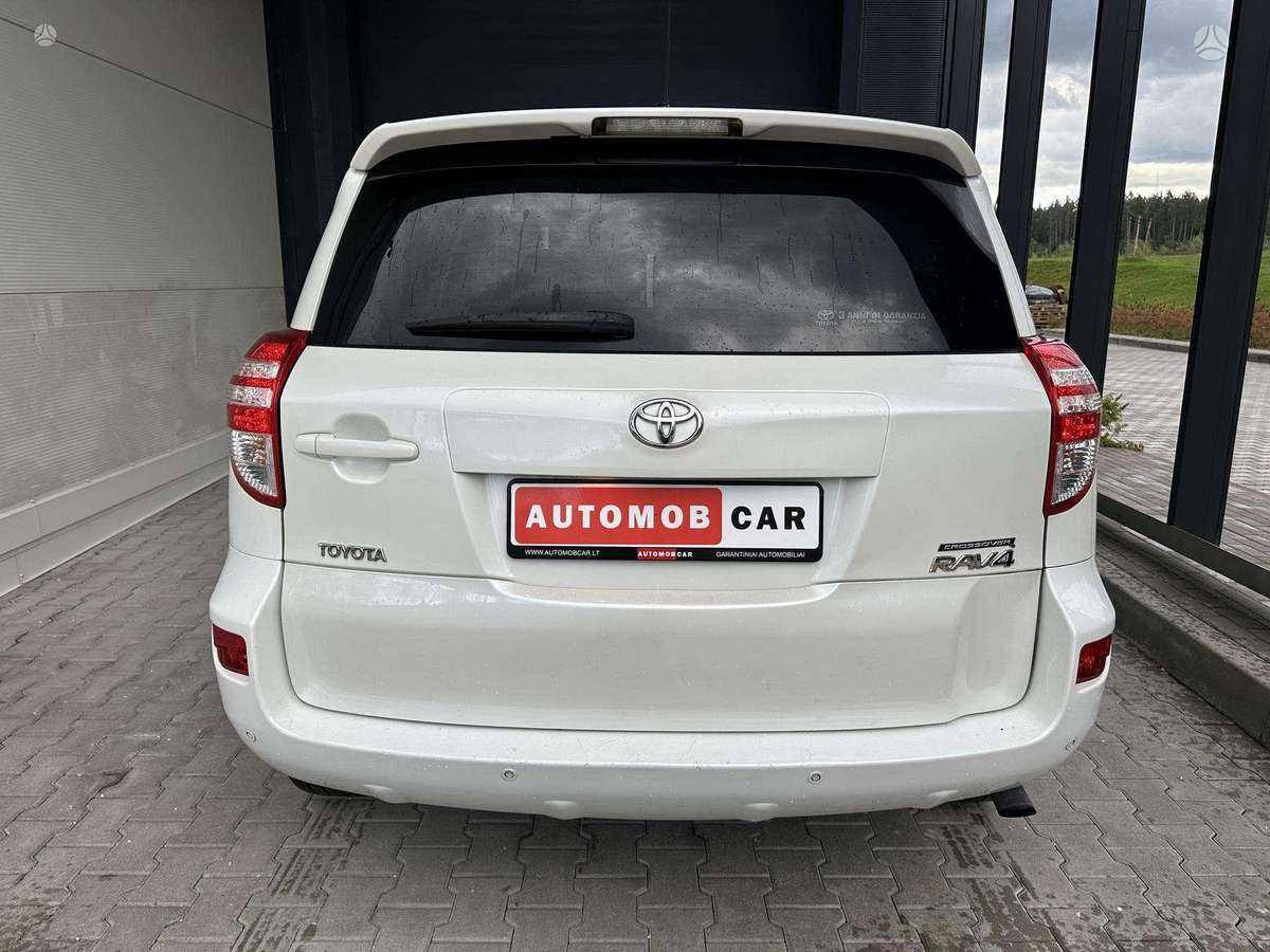 Toyota RAV4 2011 — photo 6