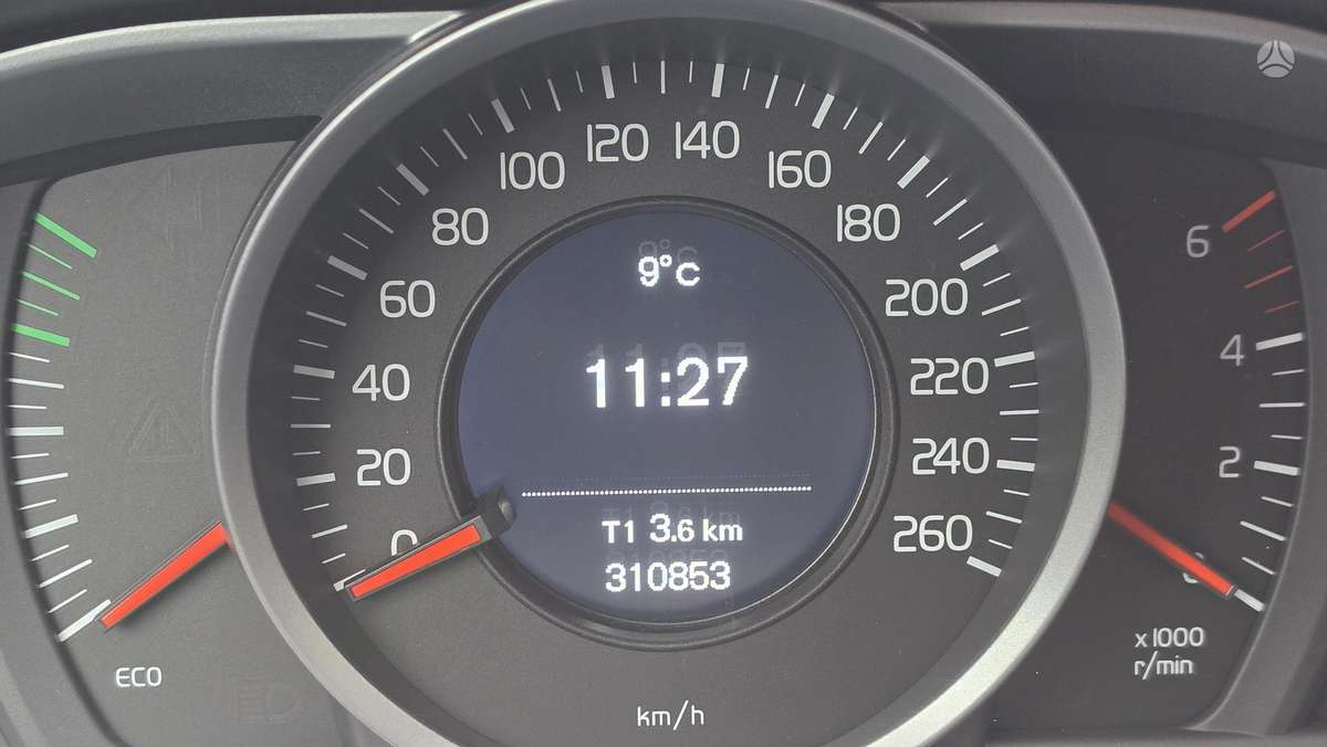 Volvo V60 2014 — photo 11