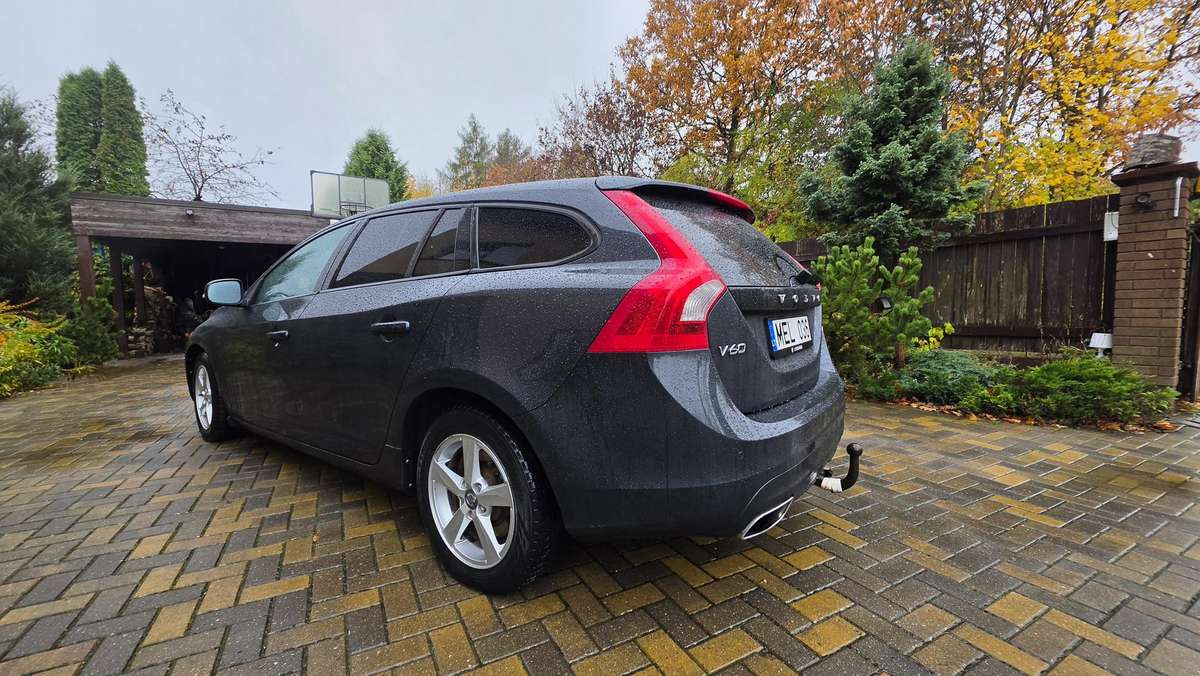 Volvo V60 2014 — photo 12