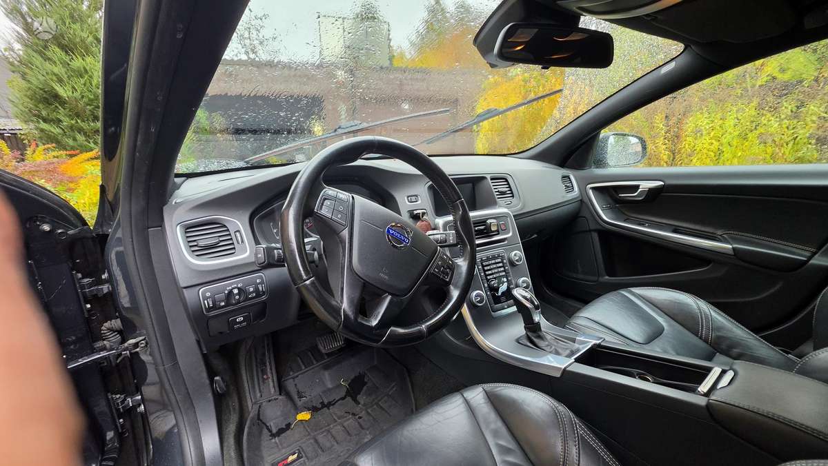 Volvo V60 2014 — photo 15