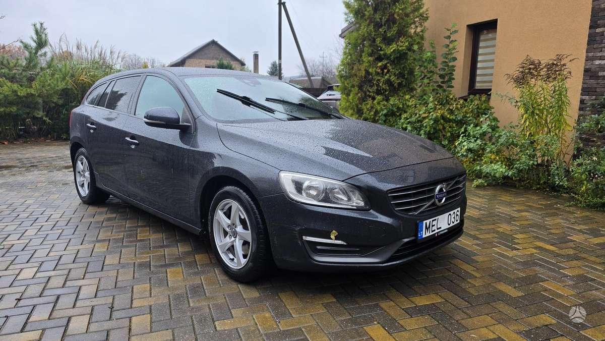 Volvo V60 2014 — rear view