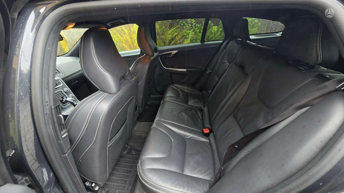 Volvo V60 2014 — photo 8