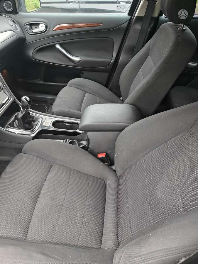 Ford Mondeo 2011 — photo 10