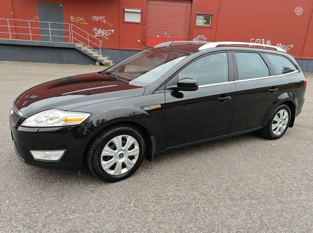 Ford Mondeo 2011 — interior