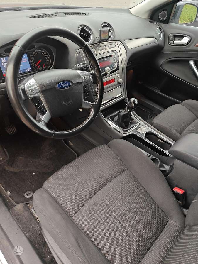 Ford Mondeo 2011 — photo 7