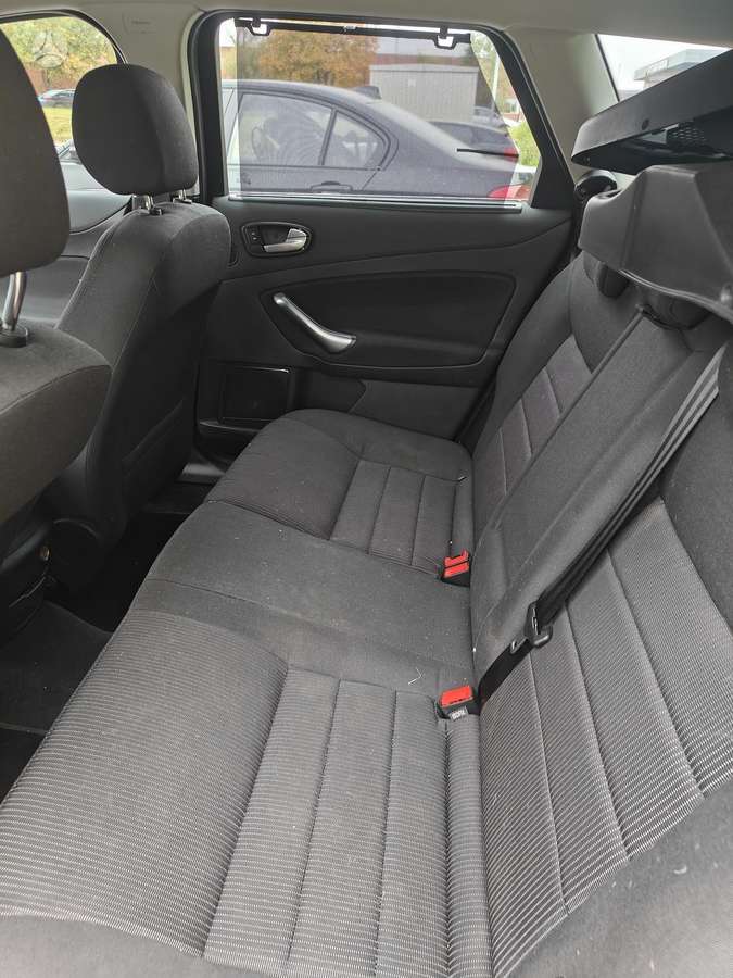 Ford Mondeo 2011 — photo 9