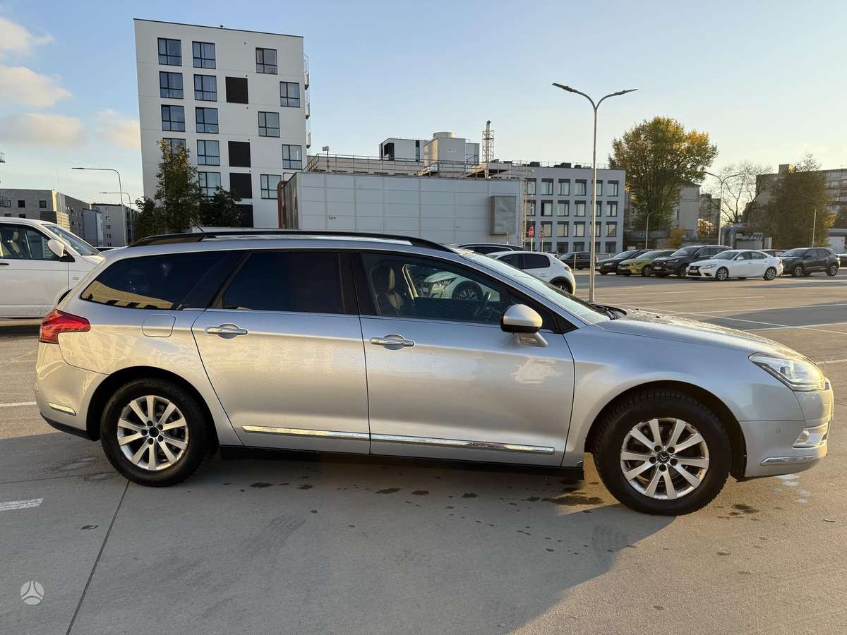 Citroen C5 2013 — rear view