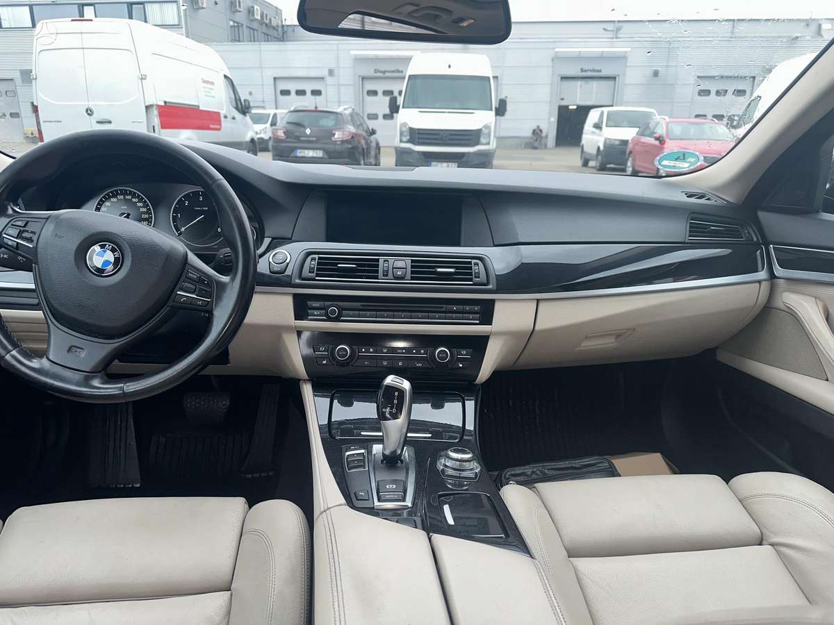 BMW 530 2011 — photo 5