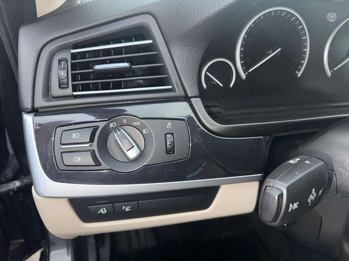 BMW 530 2011 — photo 8