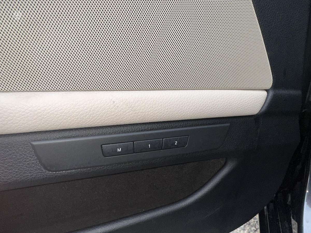 BMW 530 2011 — photo 9