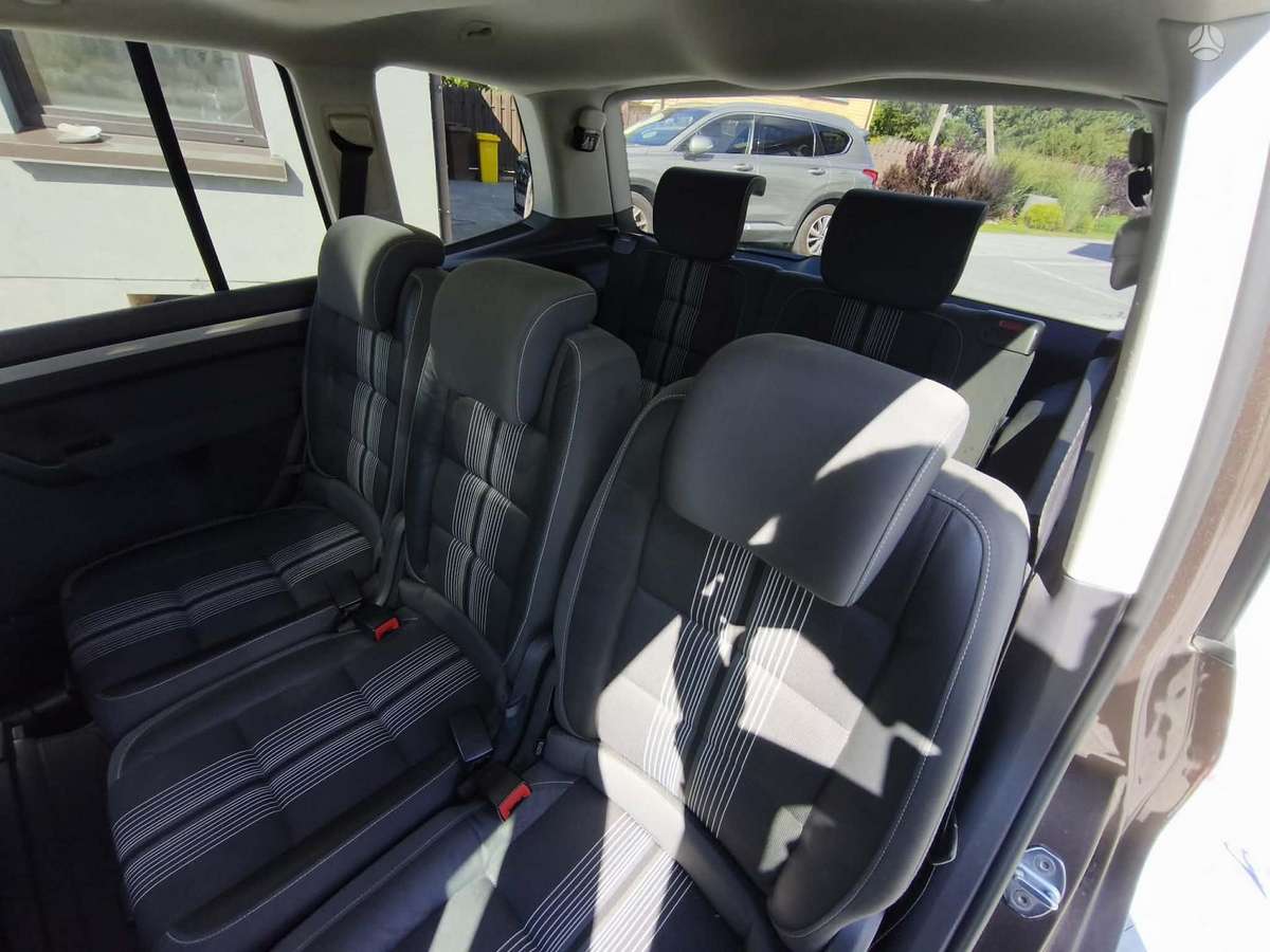 Volkswagen Touran 2013 — photo 10