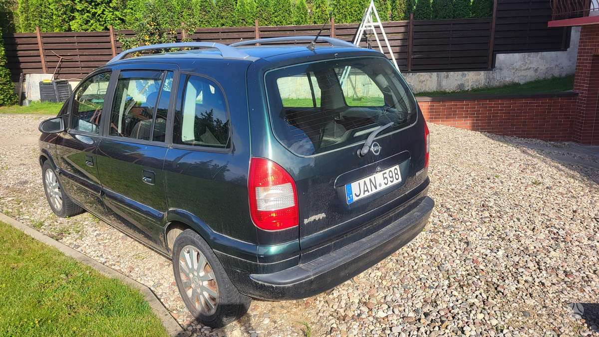 Opel Zafira 2004 — interior