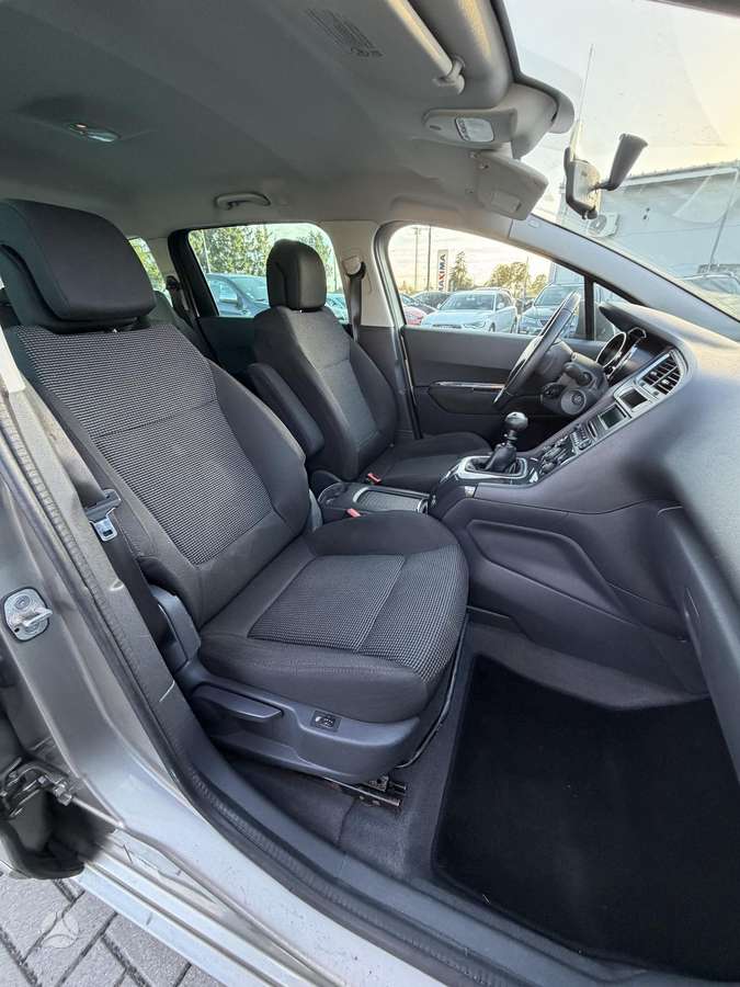 Peugeot 5008 2011 — photo 11