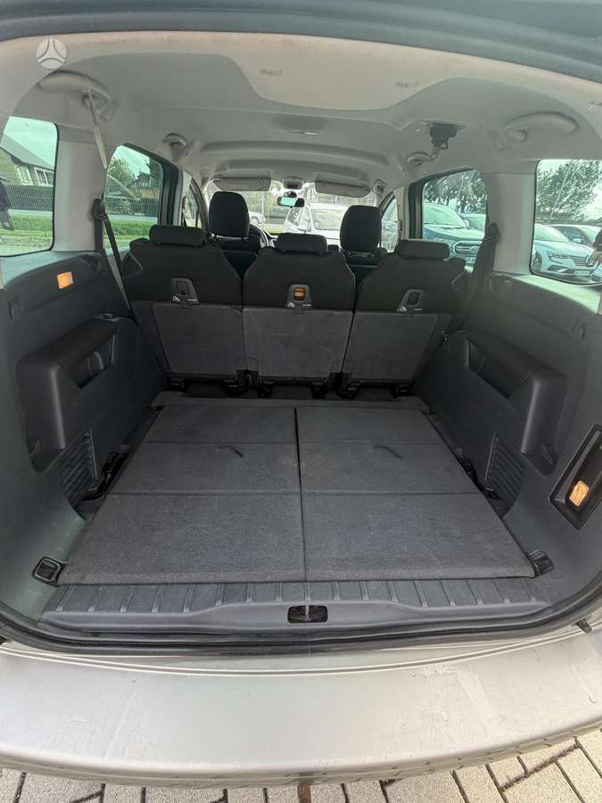Peugeot 5008 2011 — photo 13