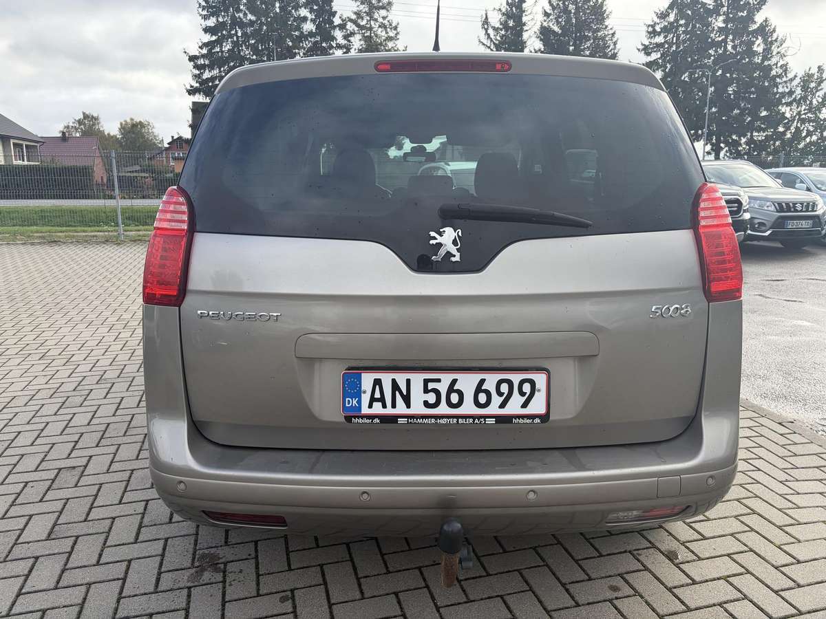 Peugeot 5008 2011 — photo 6